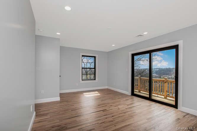 32 Hunt (aka ) 91 Ridgeview Avenue