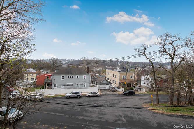 32 Hunt (aka ) 91 Ridgeview Avenue