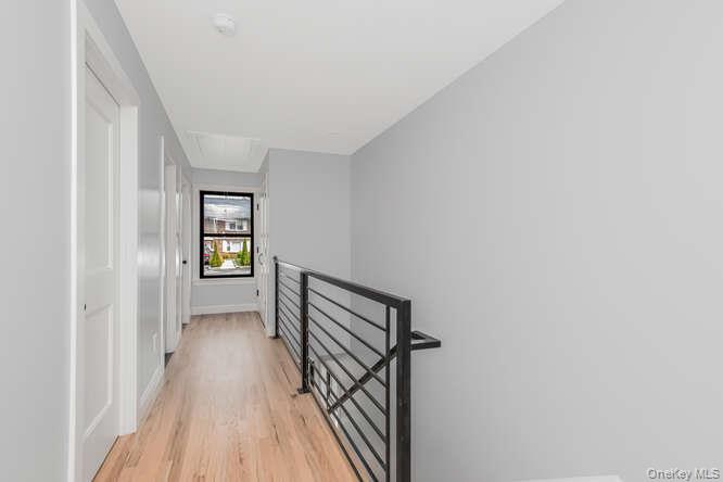 32 Hunt (aka ) 91 Ridgeview Avenue