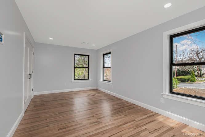 32 Hunt (aka ) 91 Ridgeview Avenue