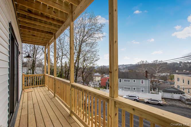 32 Hunt (aka ) 91 Ridgeview Avenue