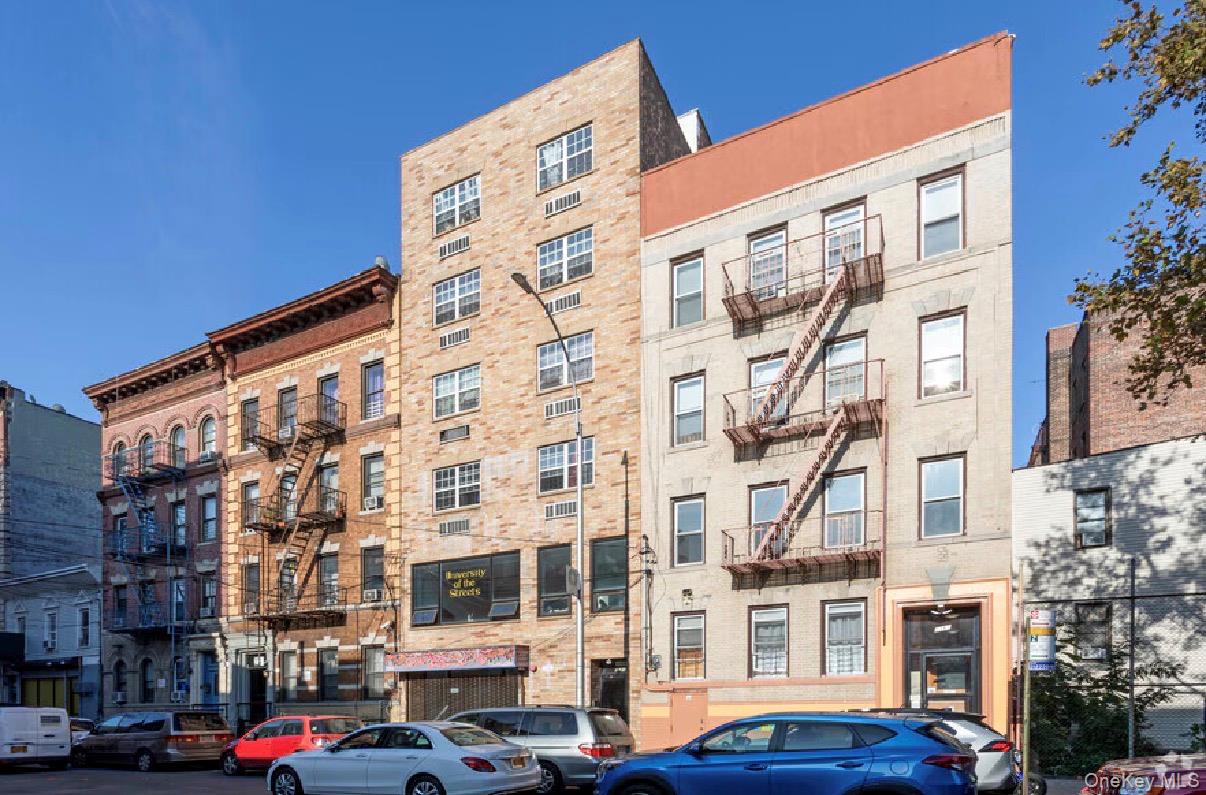 2381 Belmont Avenue Unit: 6A