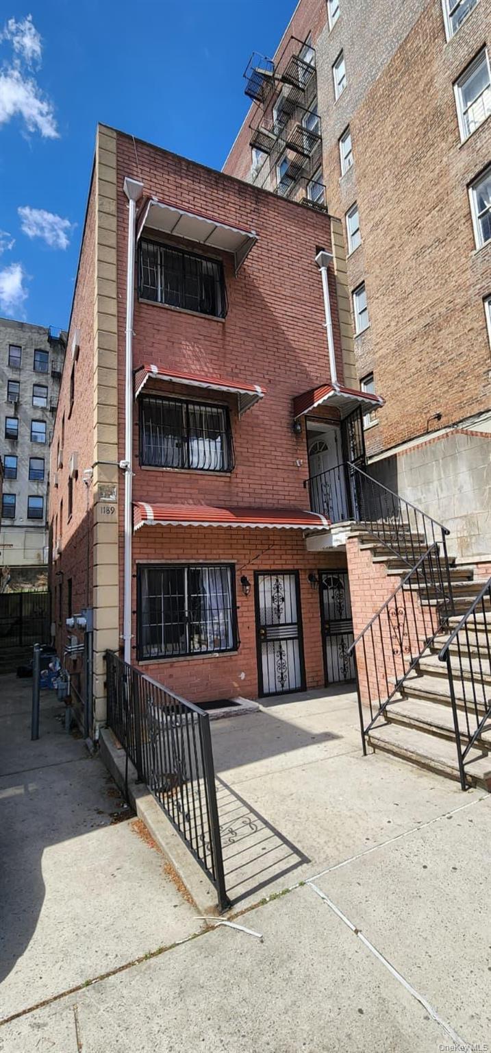 1189 Grant Avenue Unit: 2
