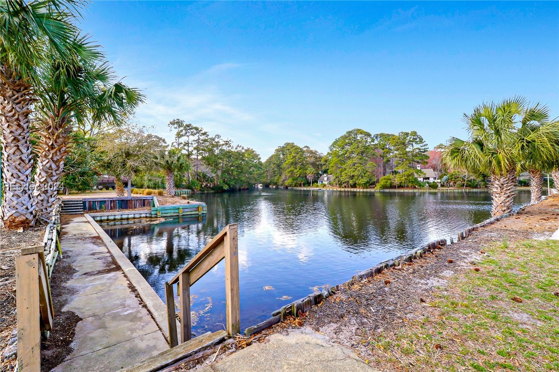 45 Queens Folly Road Unit: 542