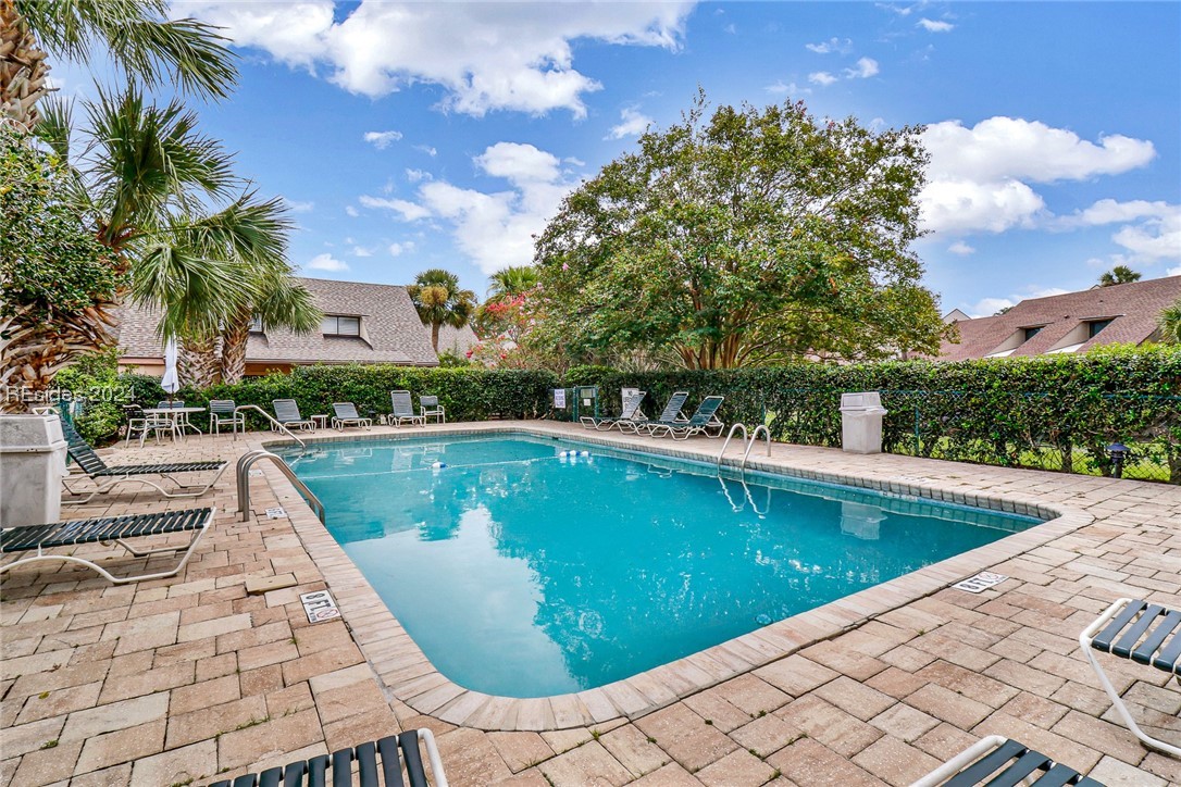 45 Queens Folly Road Unit: 542