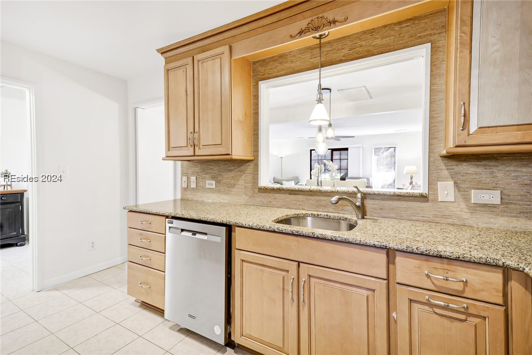 45 Queens Folly Road Unit: 542