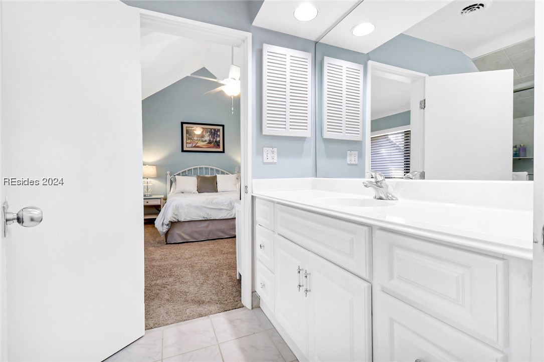 45 Queens Folly Road Unit: 542