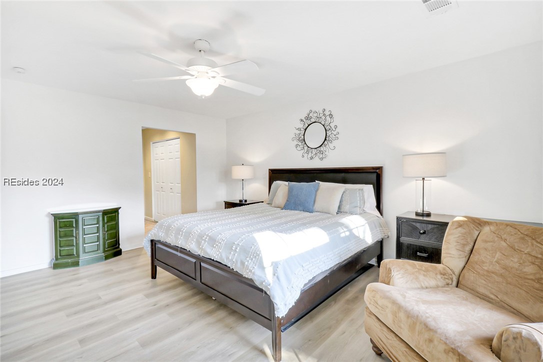 45 Queens Folly Road Unit: 542