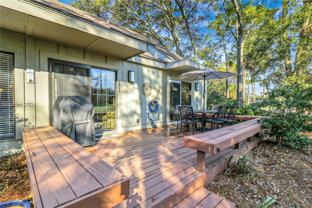 45 Queens Folly Road Unit: 542