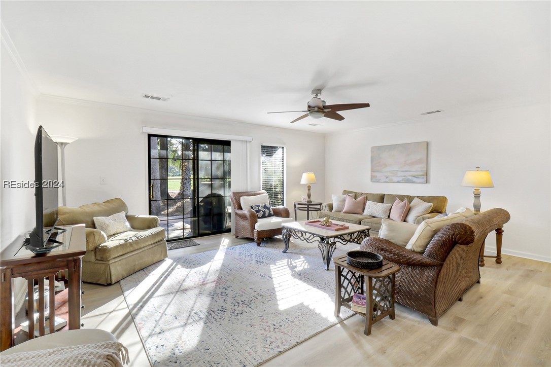45 Queens Folly Road Unit: 542