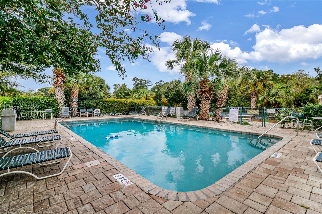 45 Queens Folly Road Unit: 542