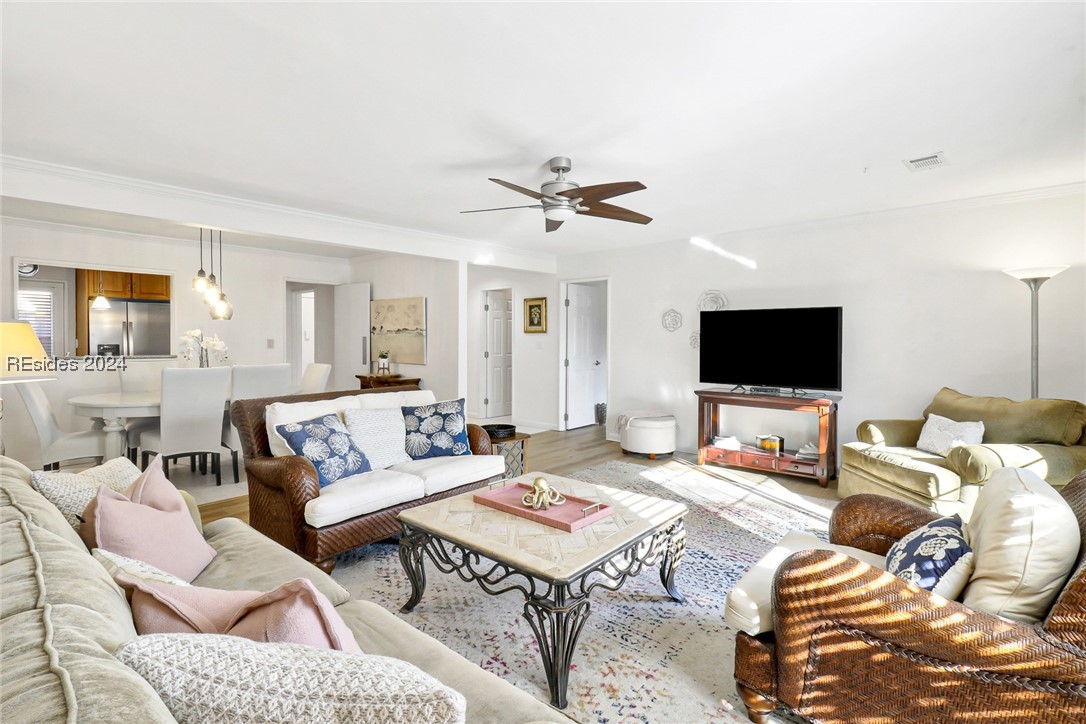 45 Queens Folly Road Unit: 542