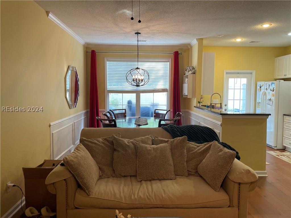 140 Westbury Park Way