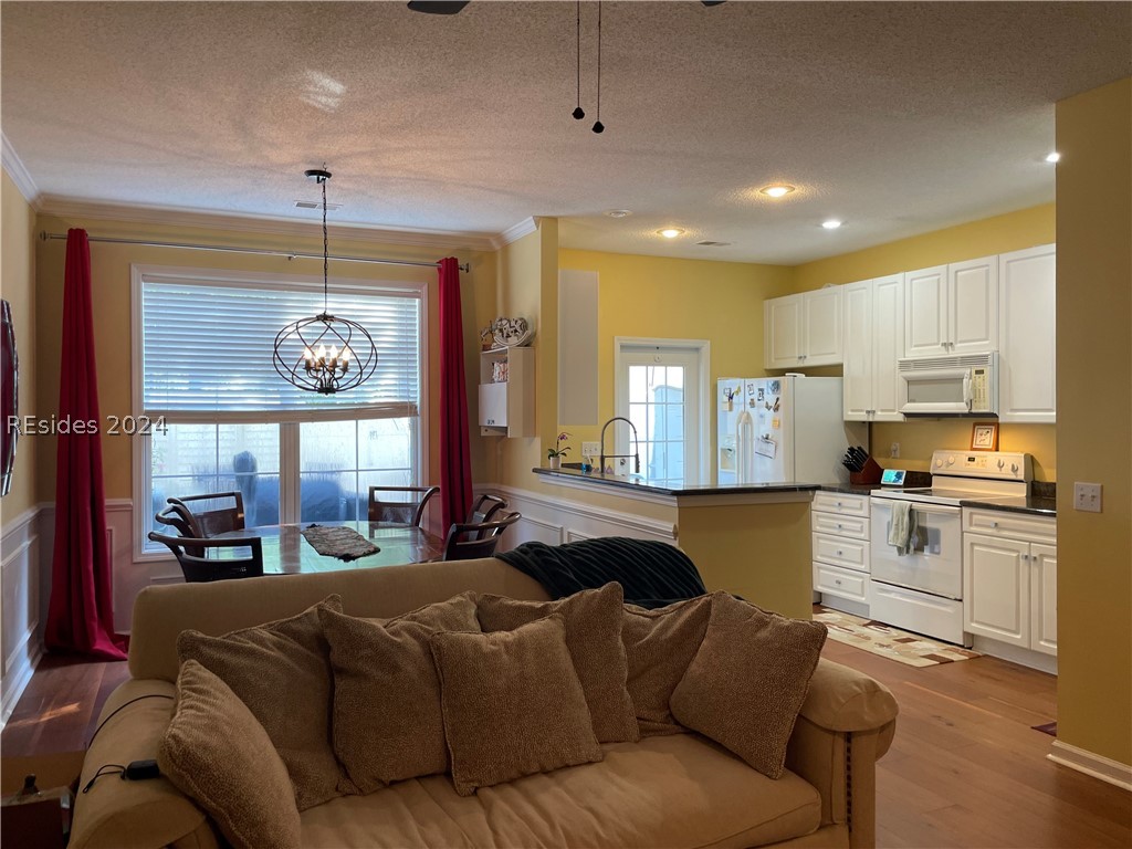 140 Westbury Park Way
