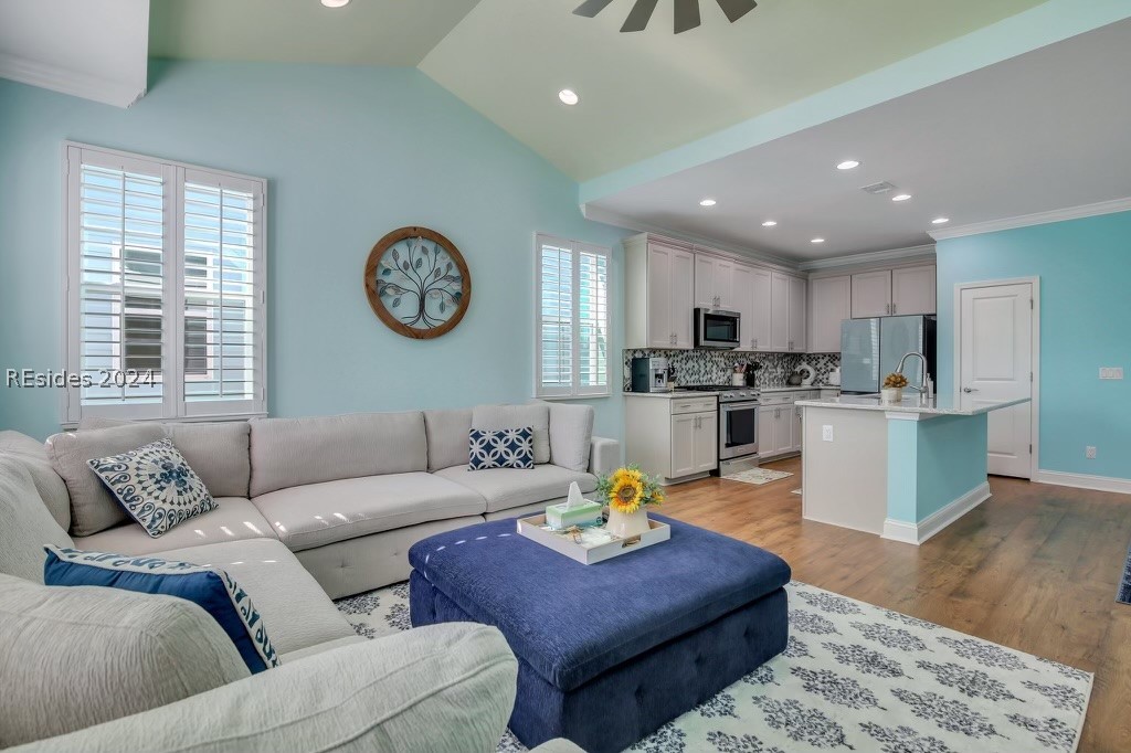 616 Beachcomber Boulevard 102