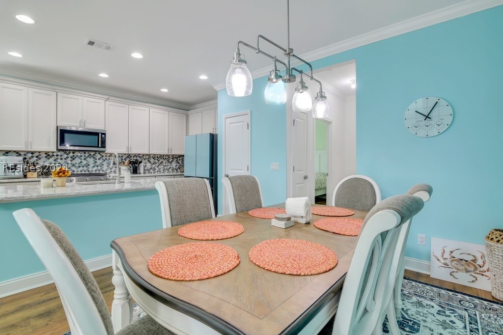 616 Beachcomber Boulevard 102