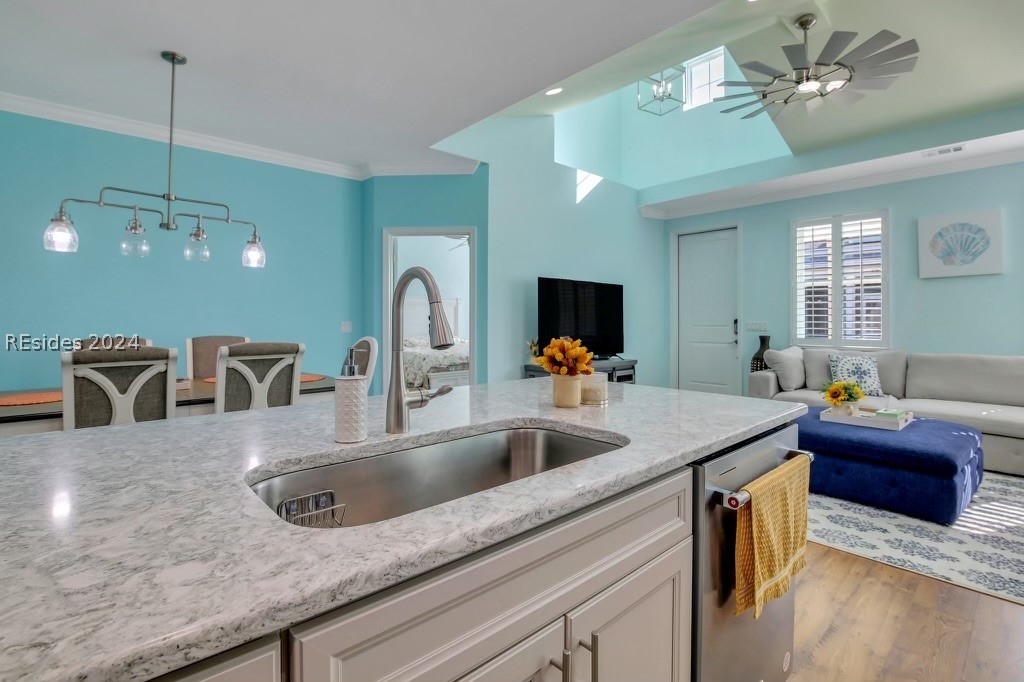 616 Beachcomber Boulevard 102