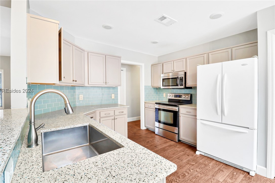 3 Bontwell Circle