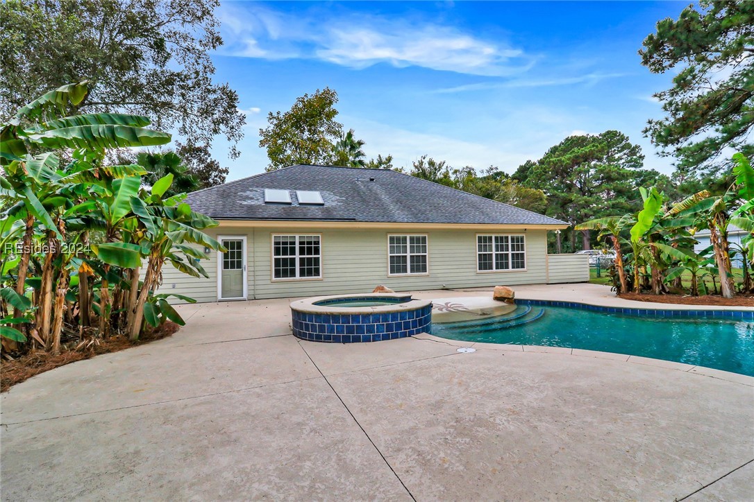 3 Bontwell Circle
