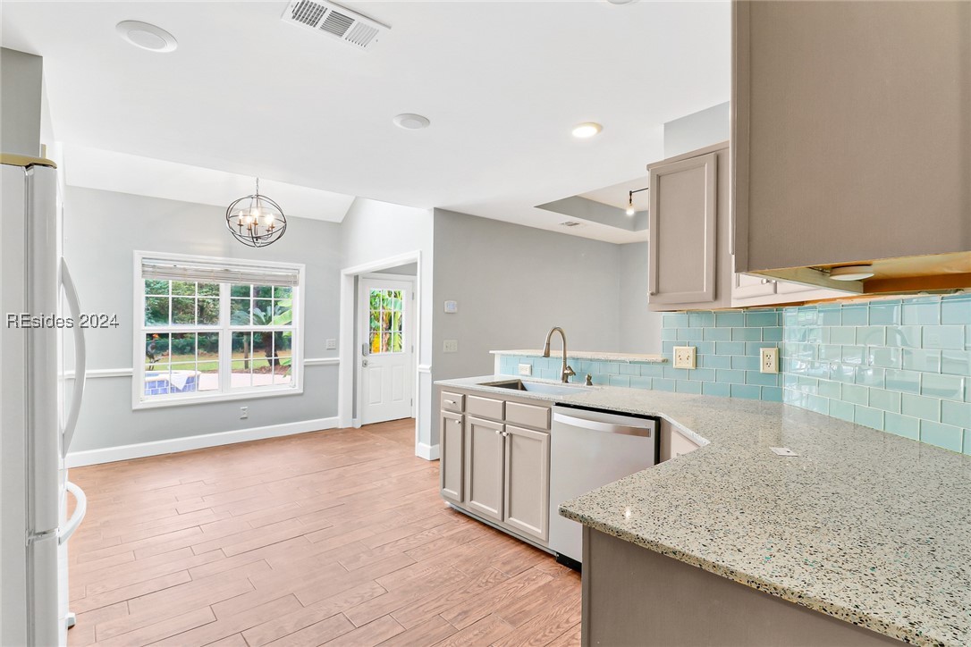 3 Bontwell Circle