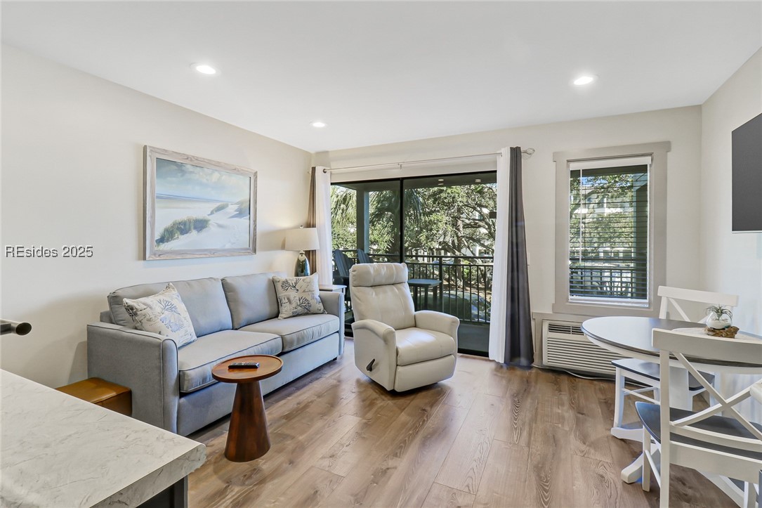 23 S Forest Beach Unit: 159