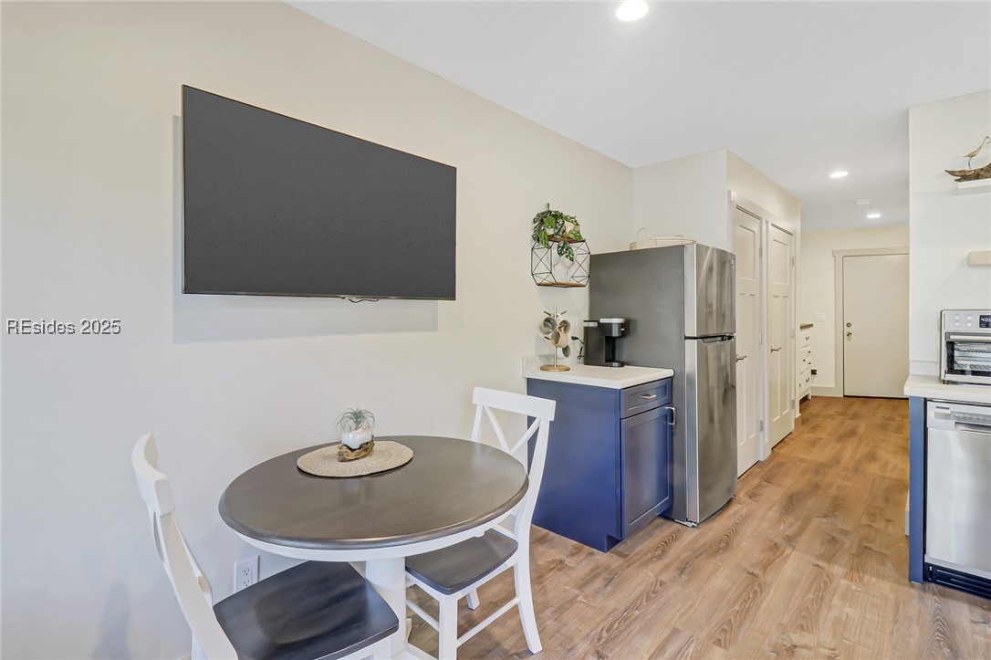 23 S Forest Beach Unit: 159