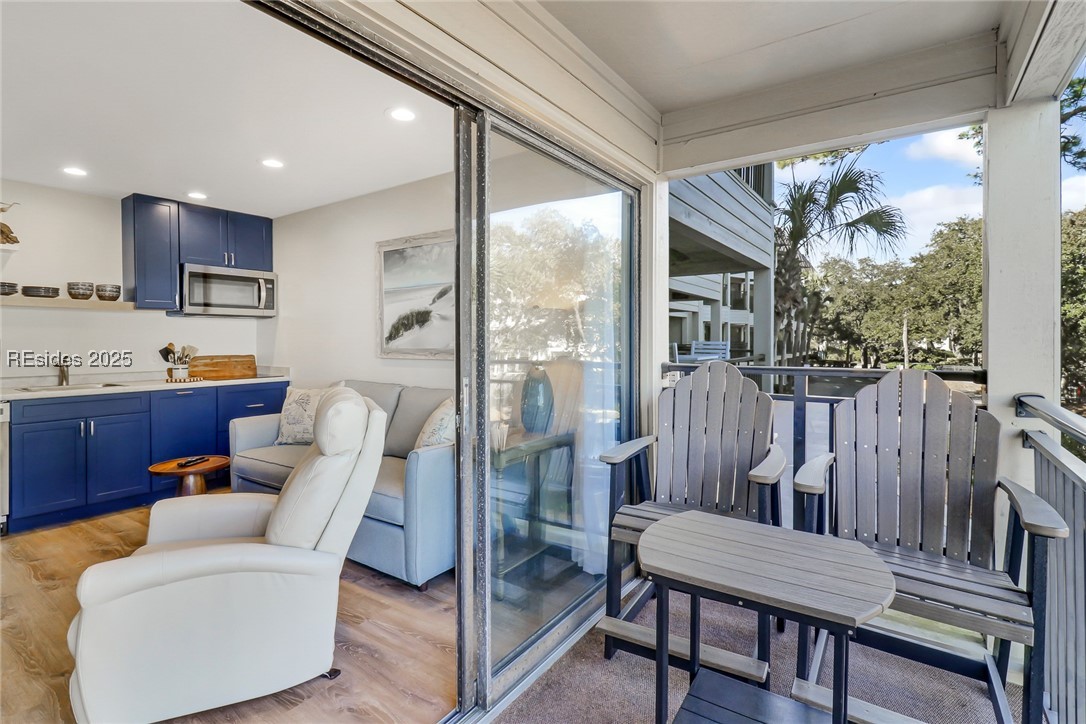 23 S Forest Beach Unit: 159
