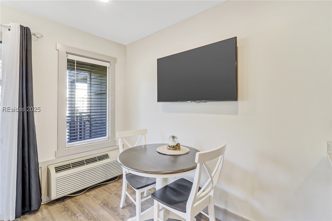 23 S Forest Beach Unit: 159
