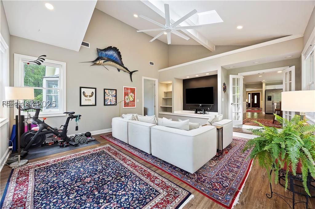 51 White Oaks Circle