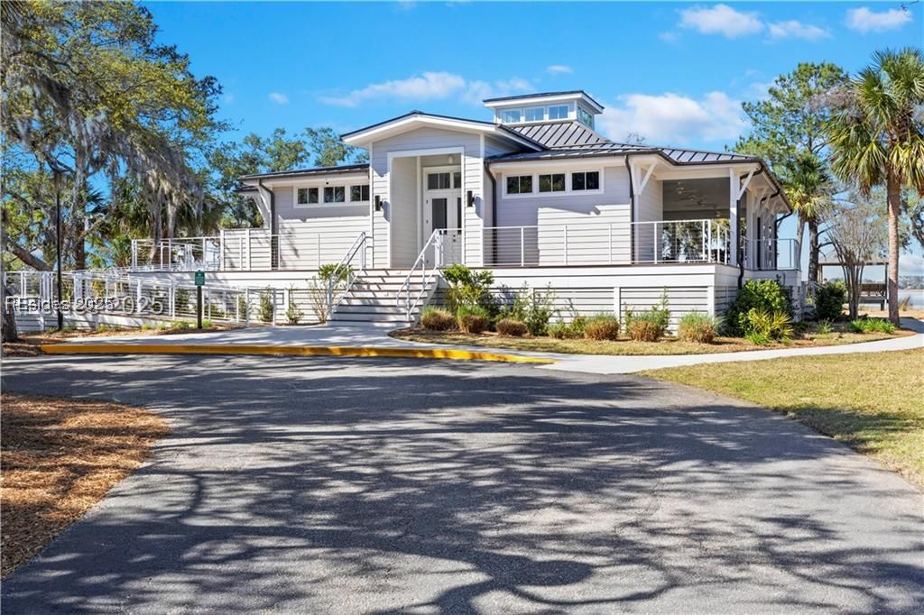 51 White Oaks Circle