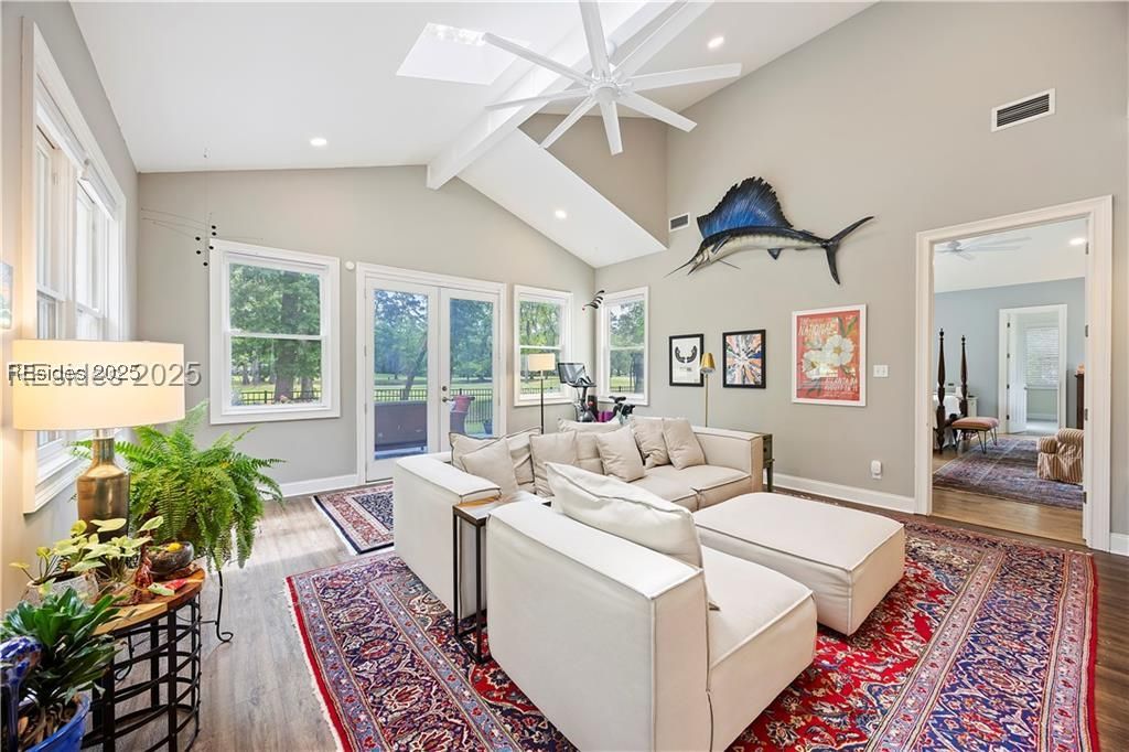 51 White Oaks Circle