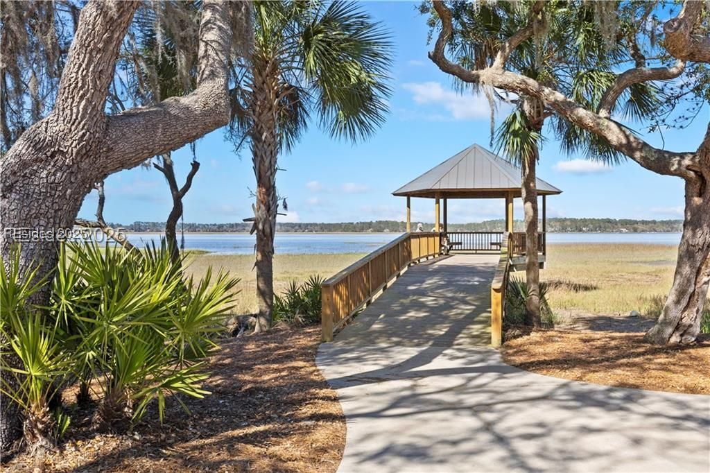 51 White Oaks Circle