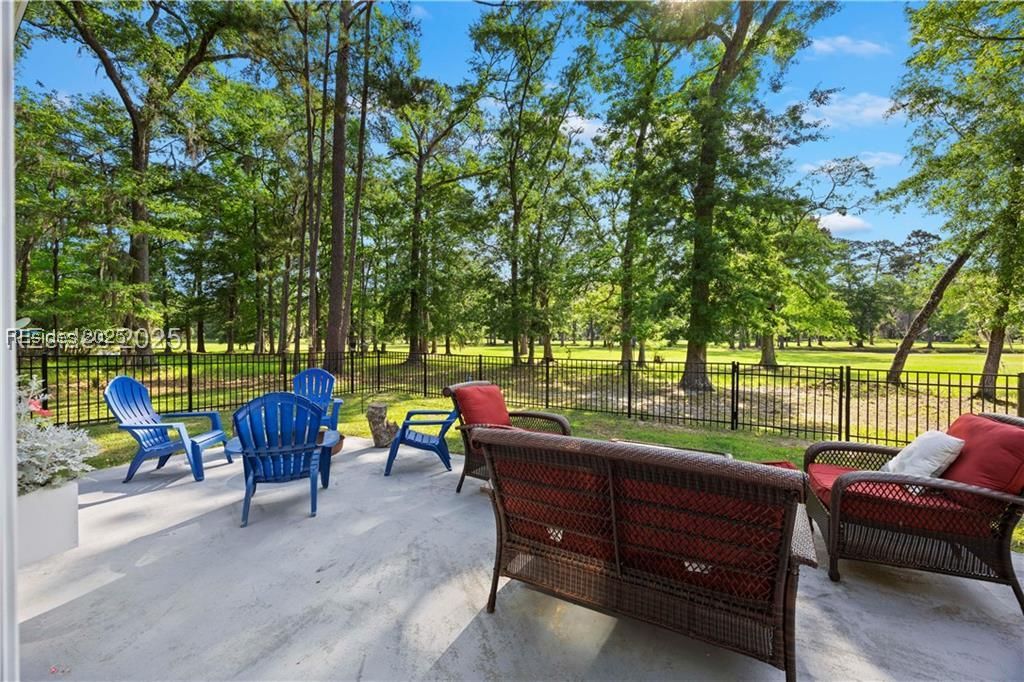 51 White Oaks Circle
