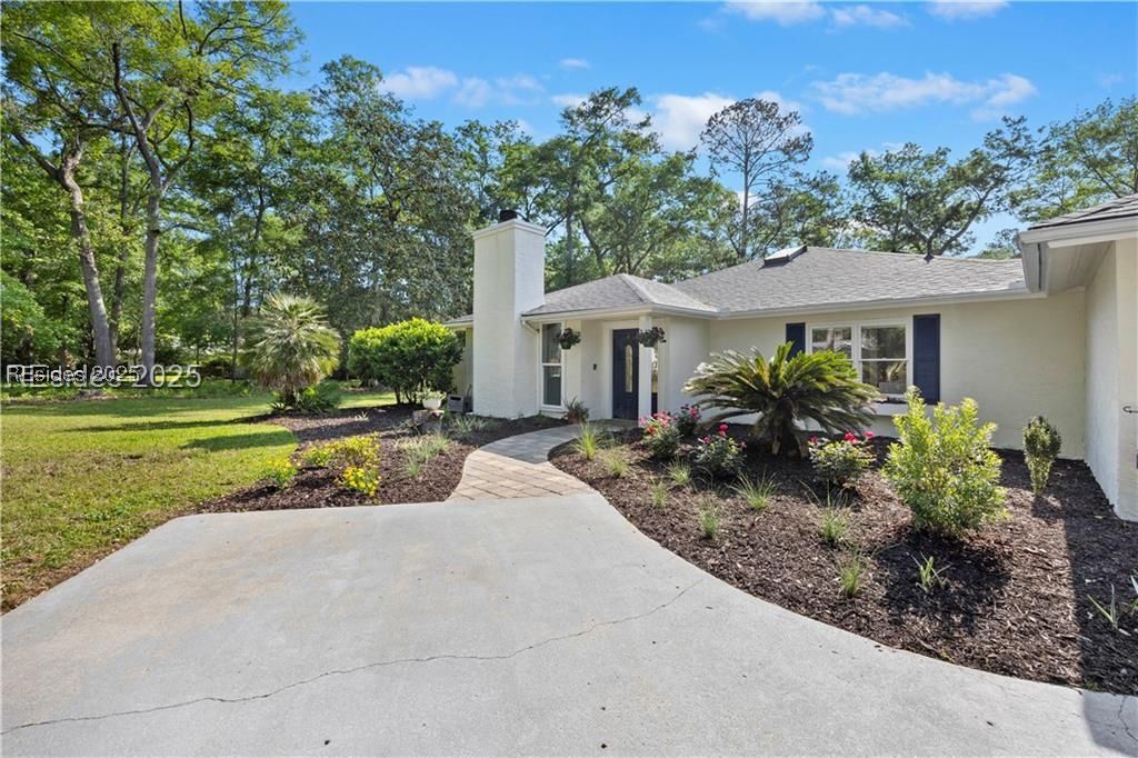 51 White Oaks Circle