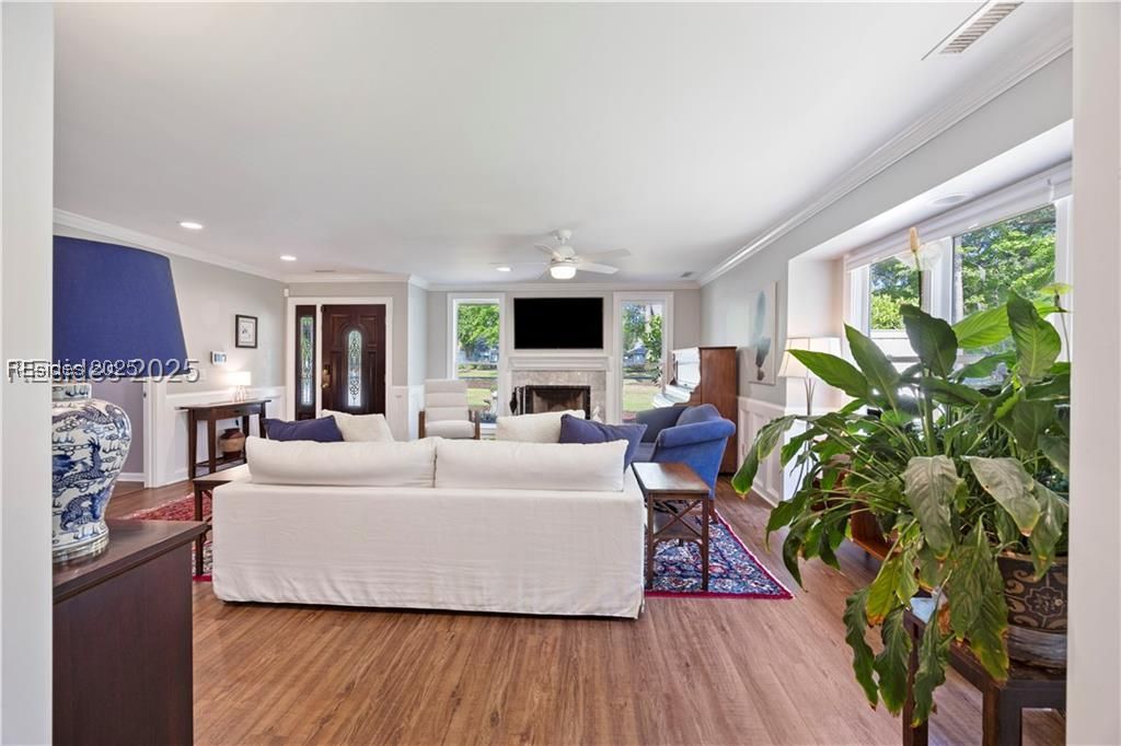 51 White Oaks Circle