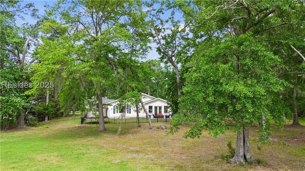 51 White Oaks Circle