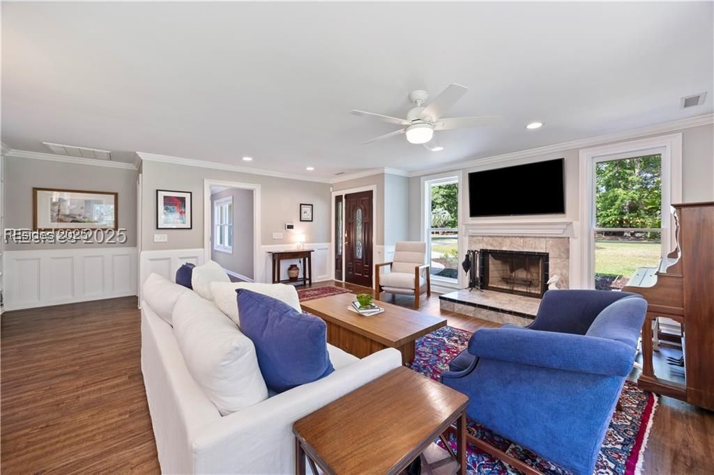51 White Oaks Circle