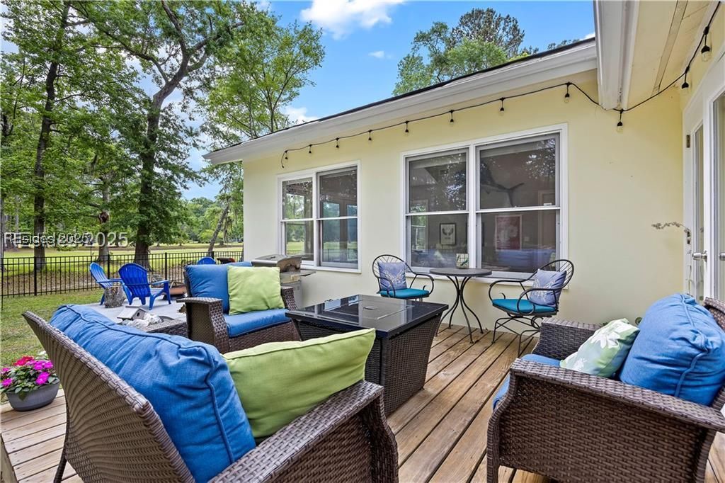 51 White Oaks Circle