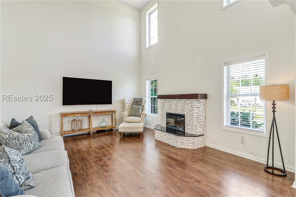 8 Lake Linden Place