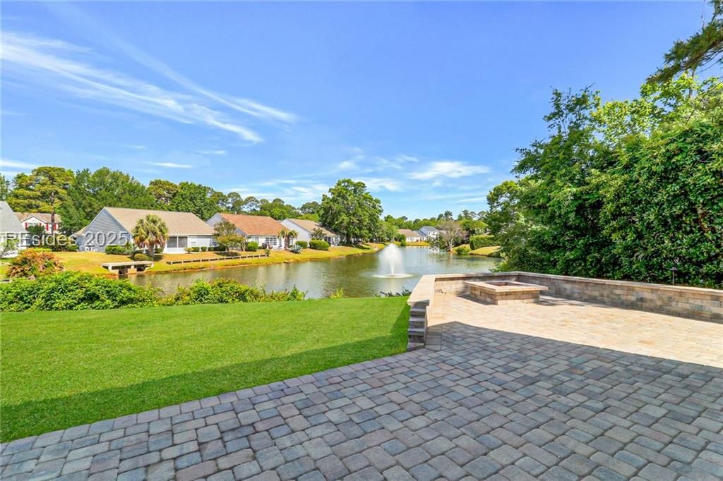 8 Lake Linden Place