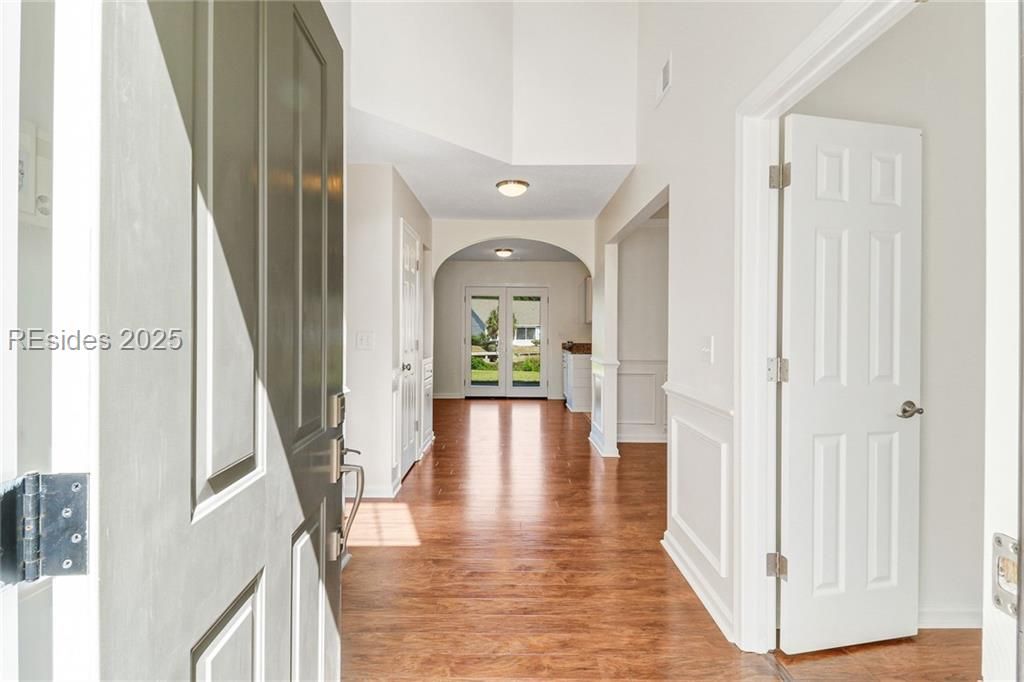 8 Lake Linden Place