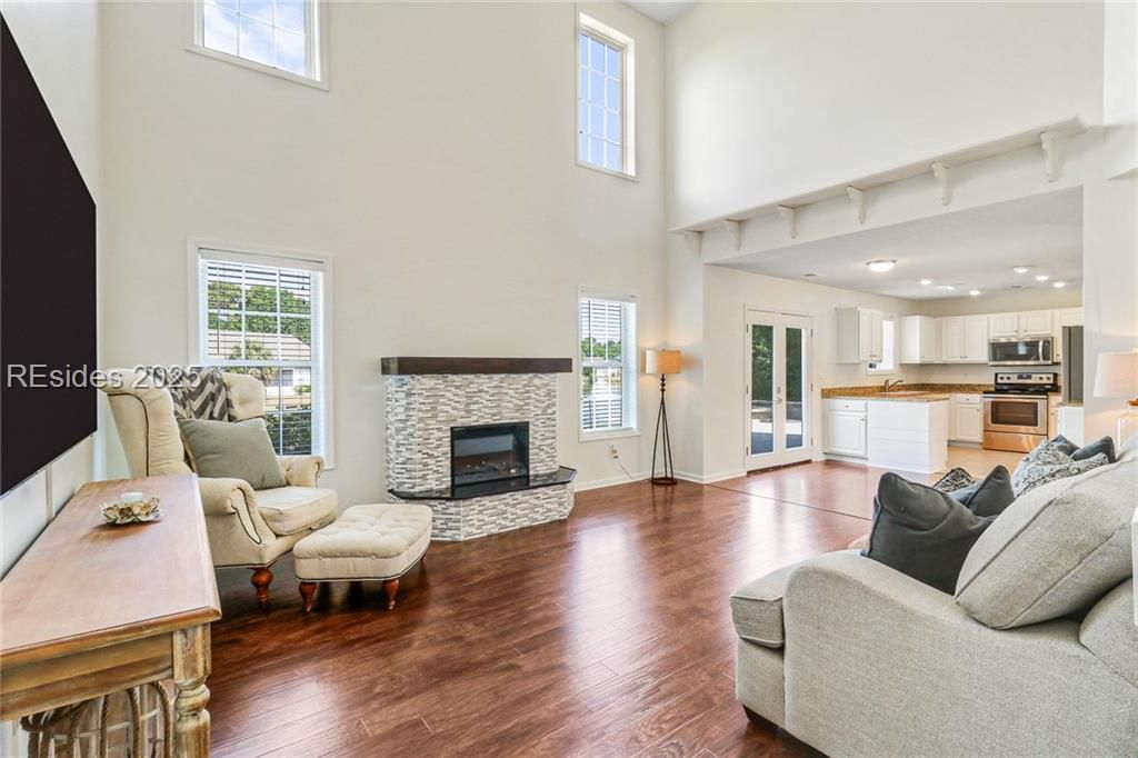 8 Lake Linden Place