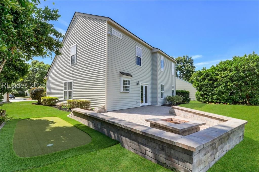 8 Lake Linden Place