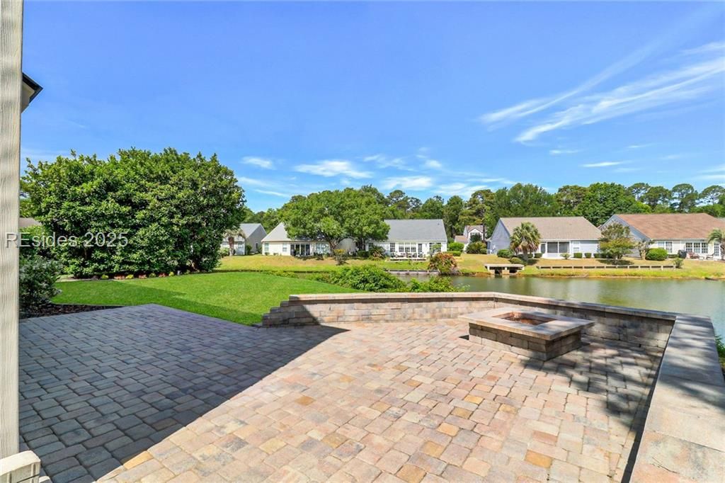 8 Lake Linden Place