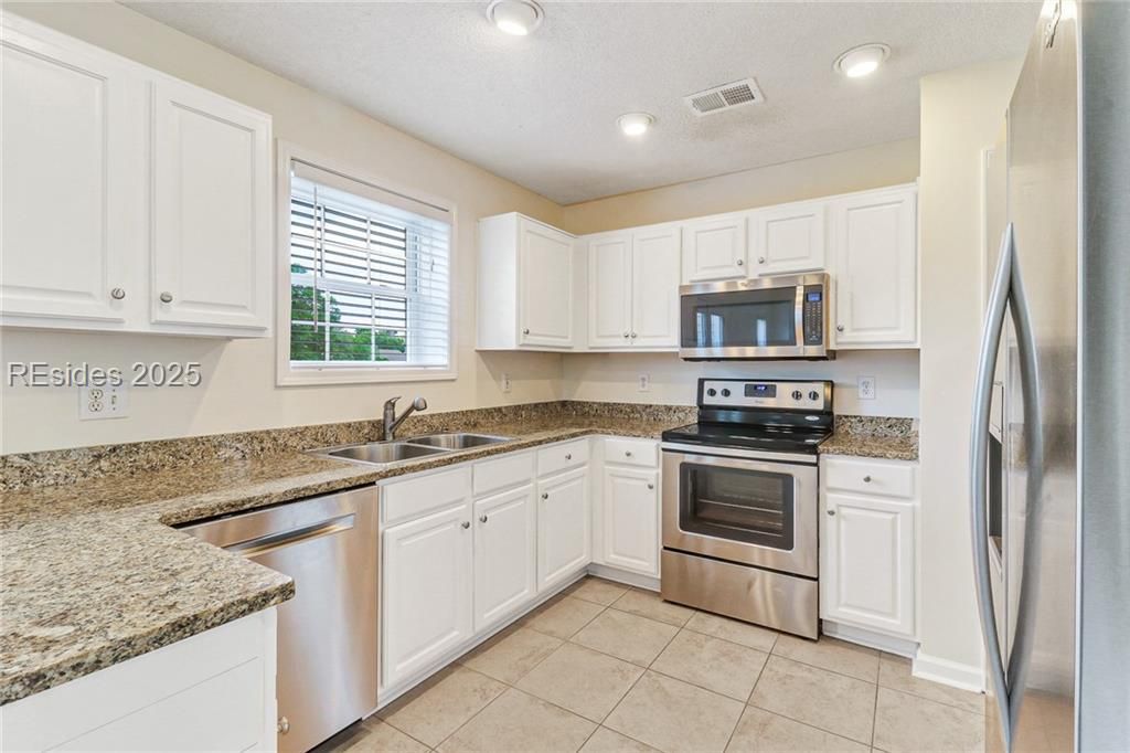 8 Lake Linden Place