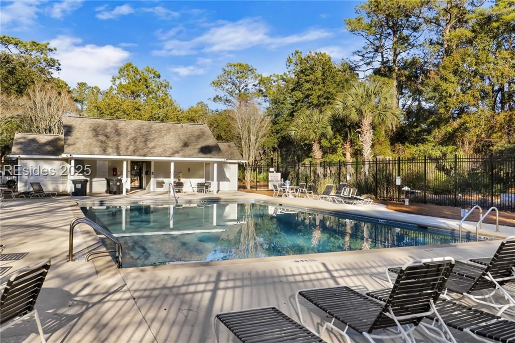 8 Lake Linden Place