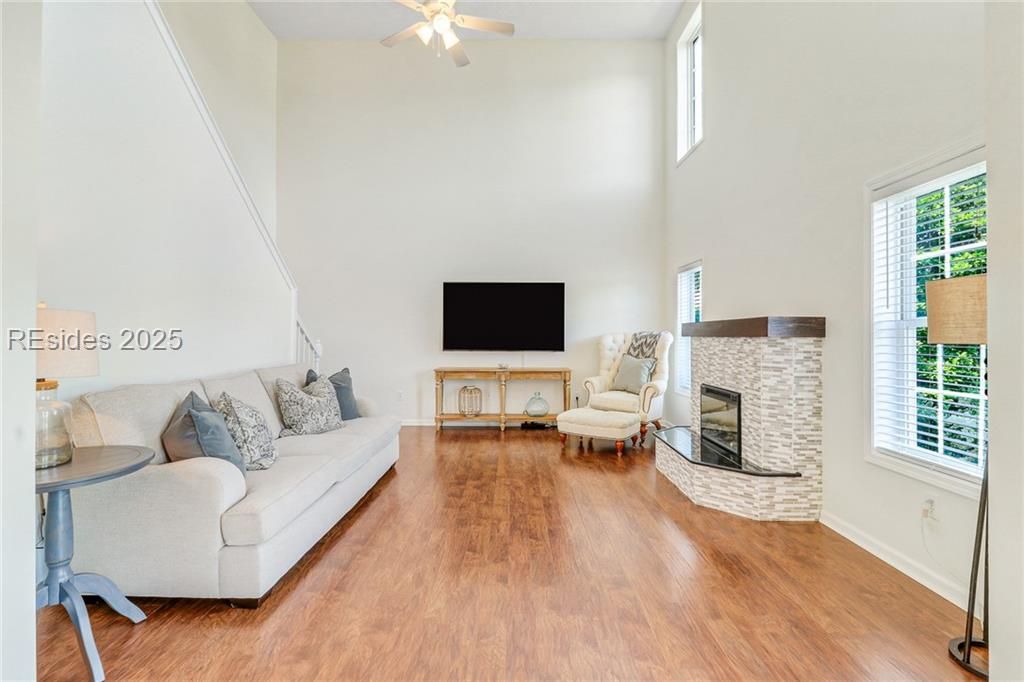 8 Lake Linden Place