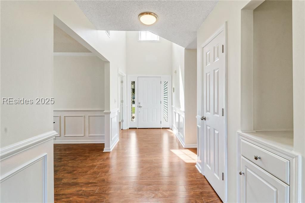 8 Lake Linden Place