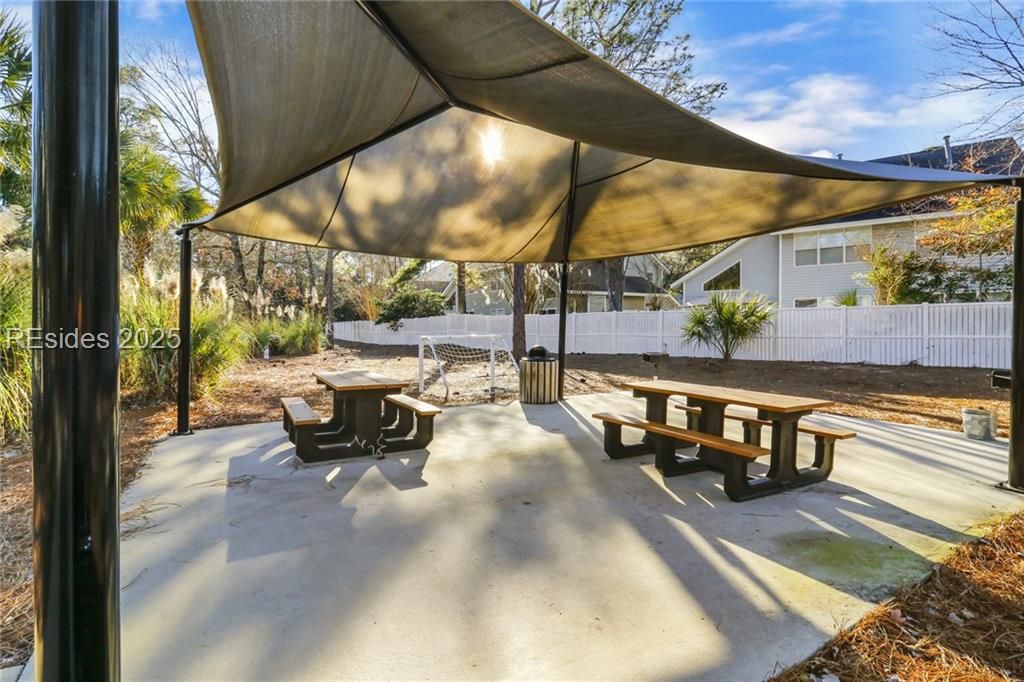 8 Lake Linden Place