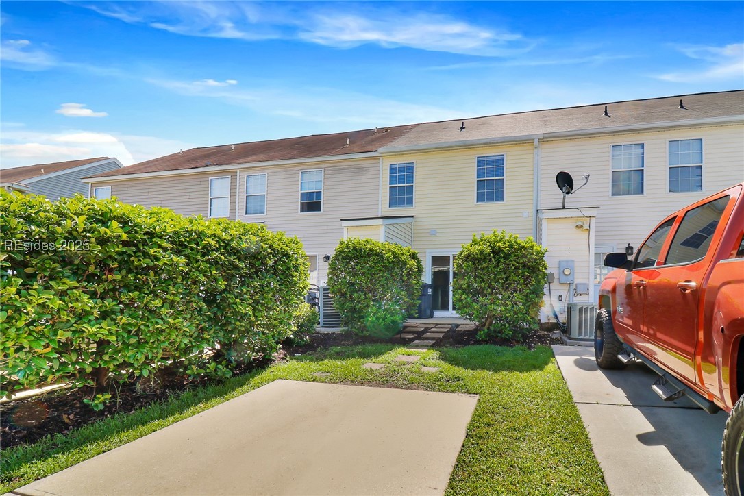 328 Campus Lane